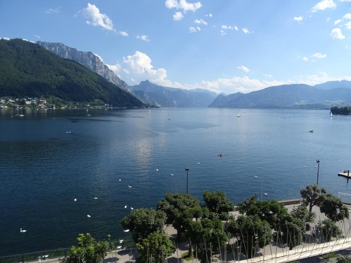 Fantastic Lake And Mountain View, First Row Lakeside Gmunden Extérieur photo